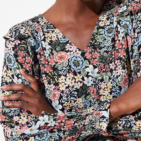 Petite Bouquet Smocked V-Neck Blouse - Picture 3 of 3